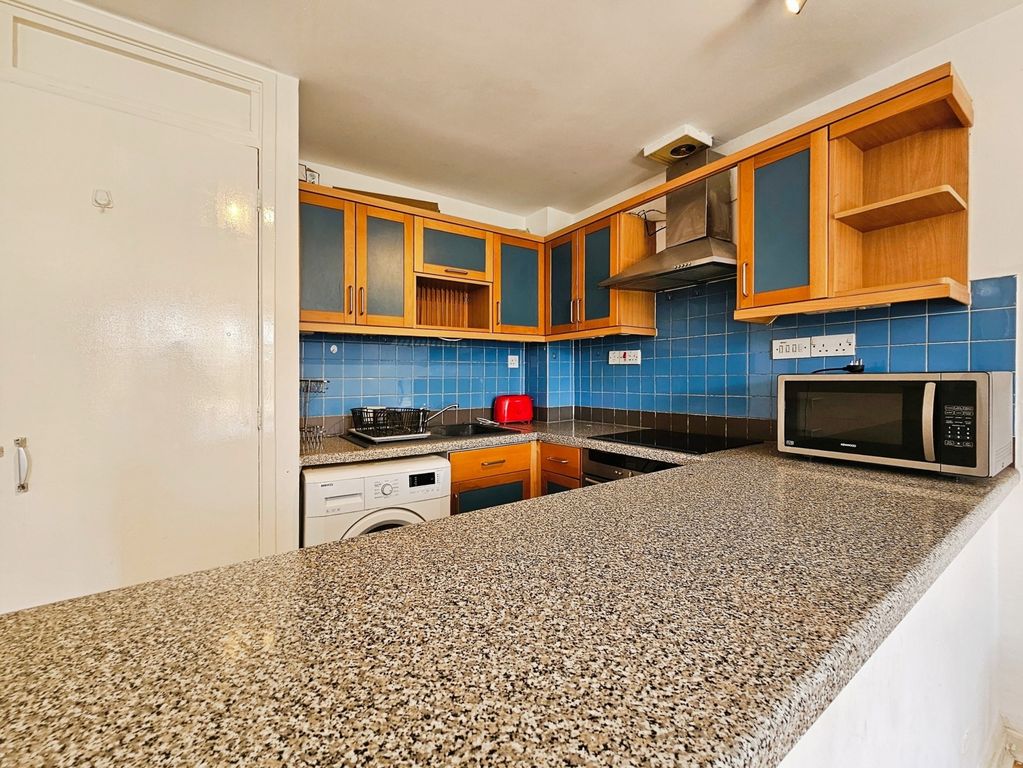 Property photo 3 of 7 Kitchen
