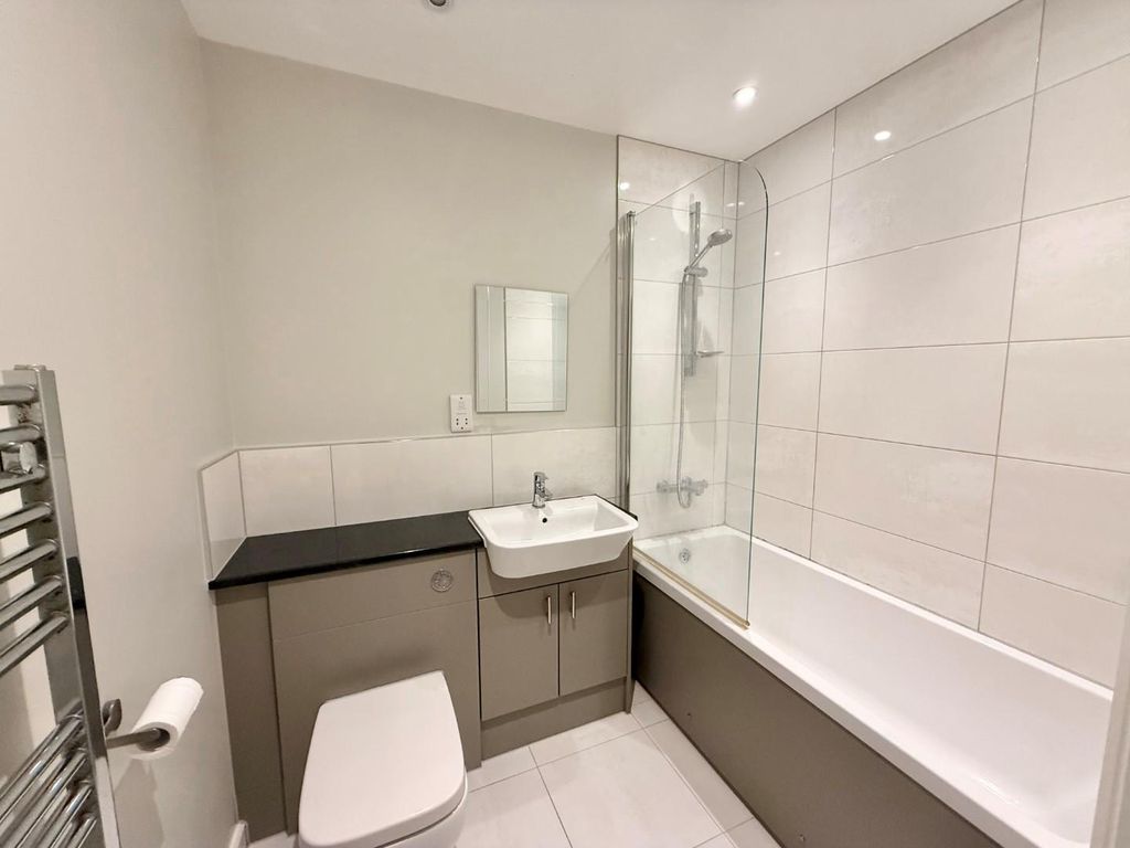 Property photo 2 of 11 Bath.Jpg