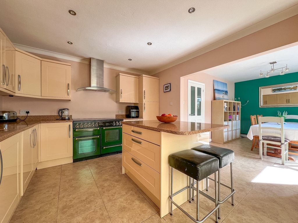 Property photo 3 of 49