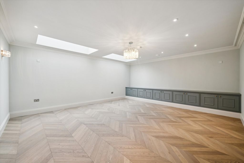 Property photo 3 of 26 Image