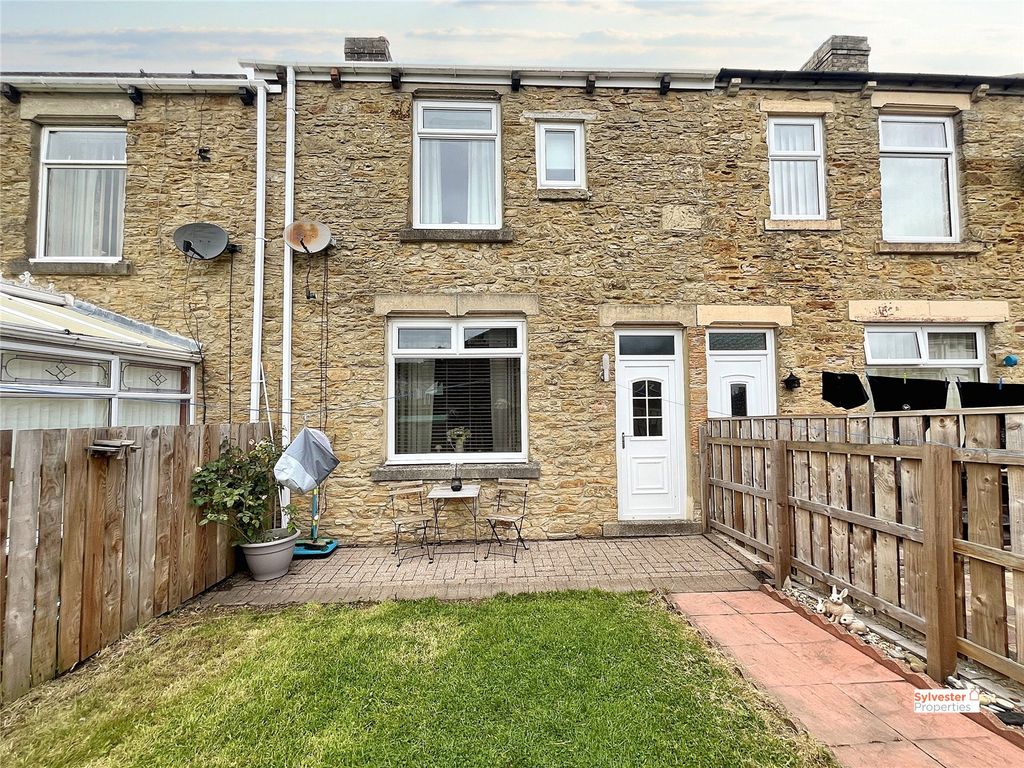 Property photo 2 of 27 Picture No. 21