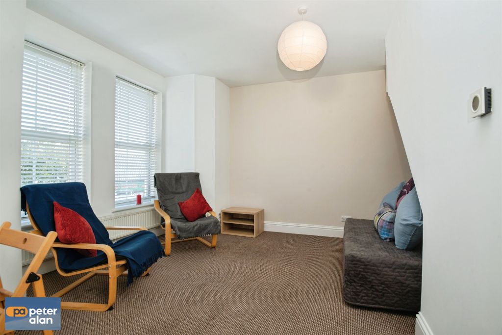 Property photo 2 of 28