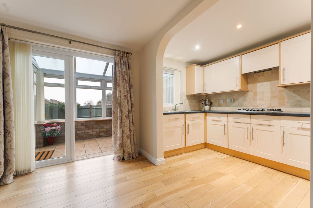 Property photo 3 of 15