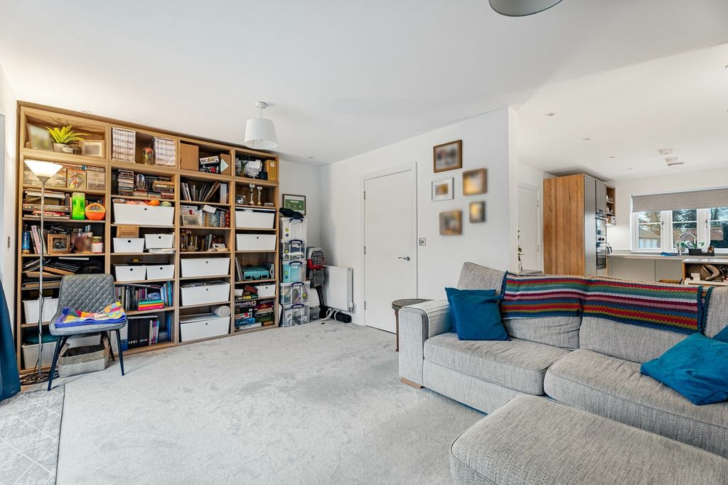 Property photo 3 of 19