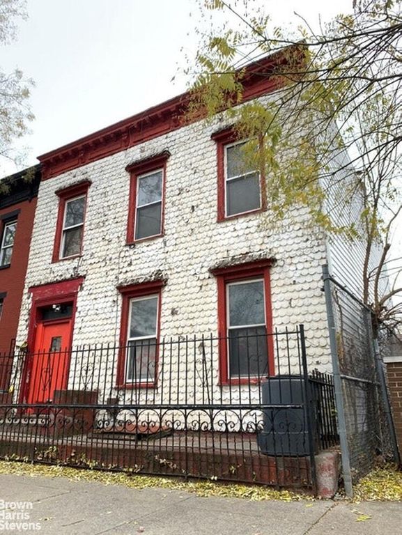 Property photo 1 of 1