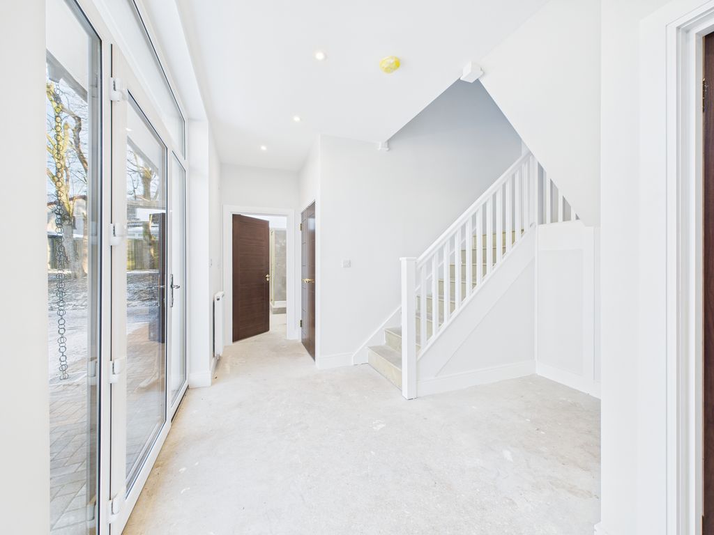 Property photo 3 of 37