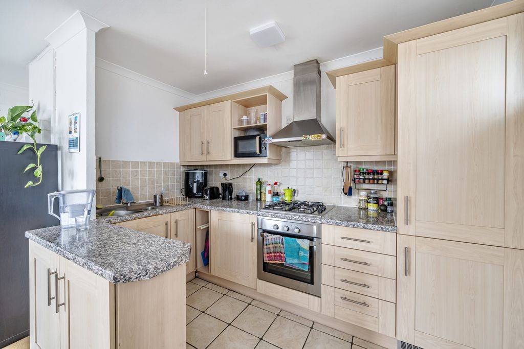 Property photo 2 of 12 Kitchen