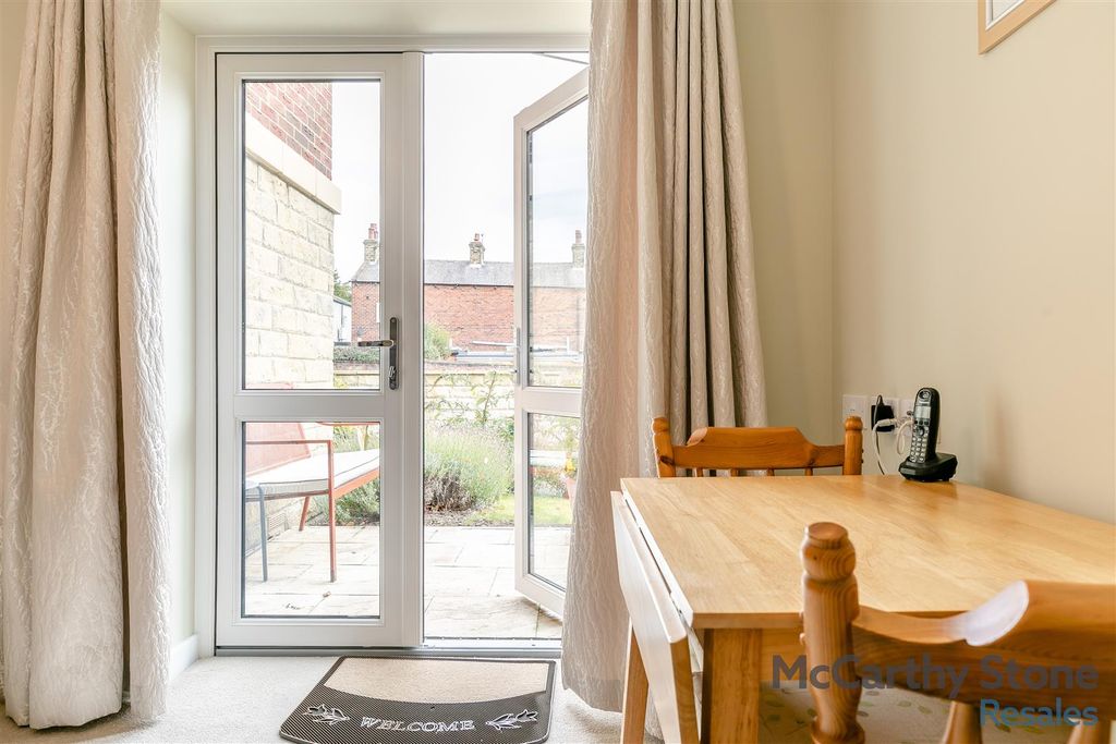 Property photo 3 of 25 8663834-Interior09.Jpg