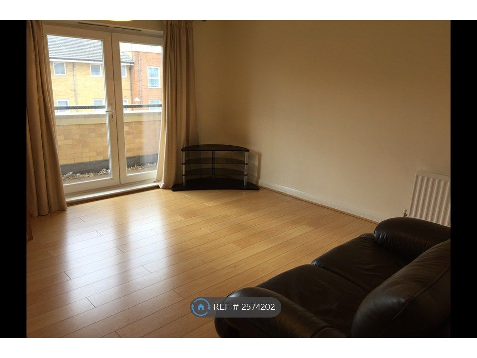 Property photo 1 of 14 Living Room