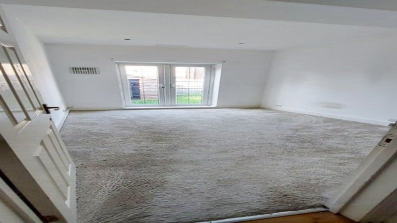 Property photo 1 of 8 Refurbished 2 Bedroom Apartment