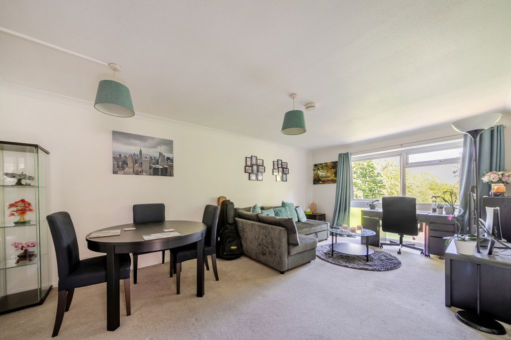 Property photo 3 of 13 Reception