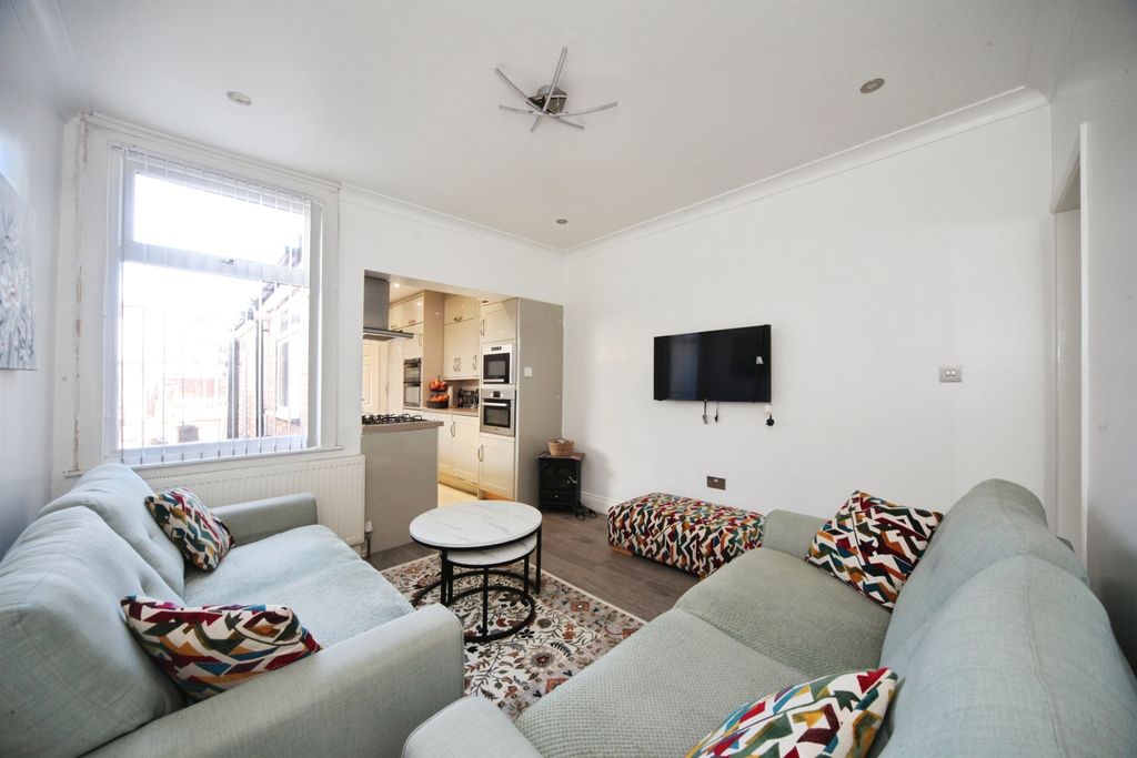 Property photo 2 of 38