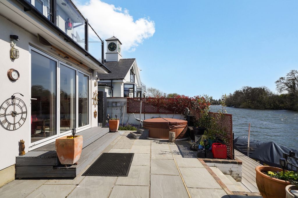 Property photo 1 of 19 28 Sunbury Court Island - Ijceowc6Eyxbdew7fI63