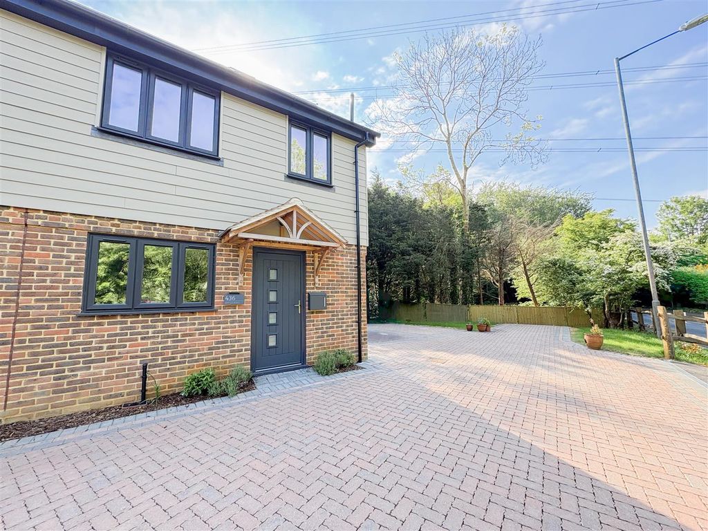 Property photo 1 of 32
