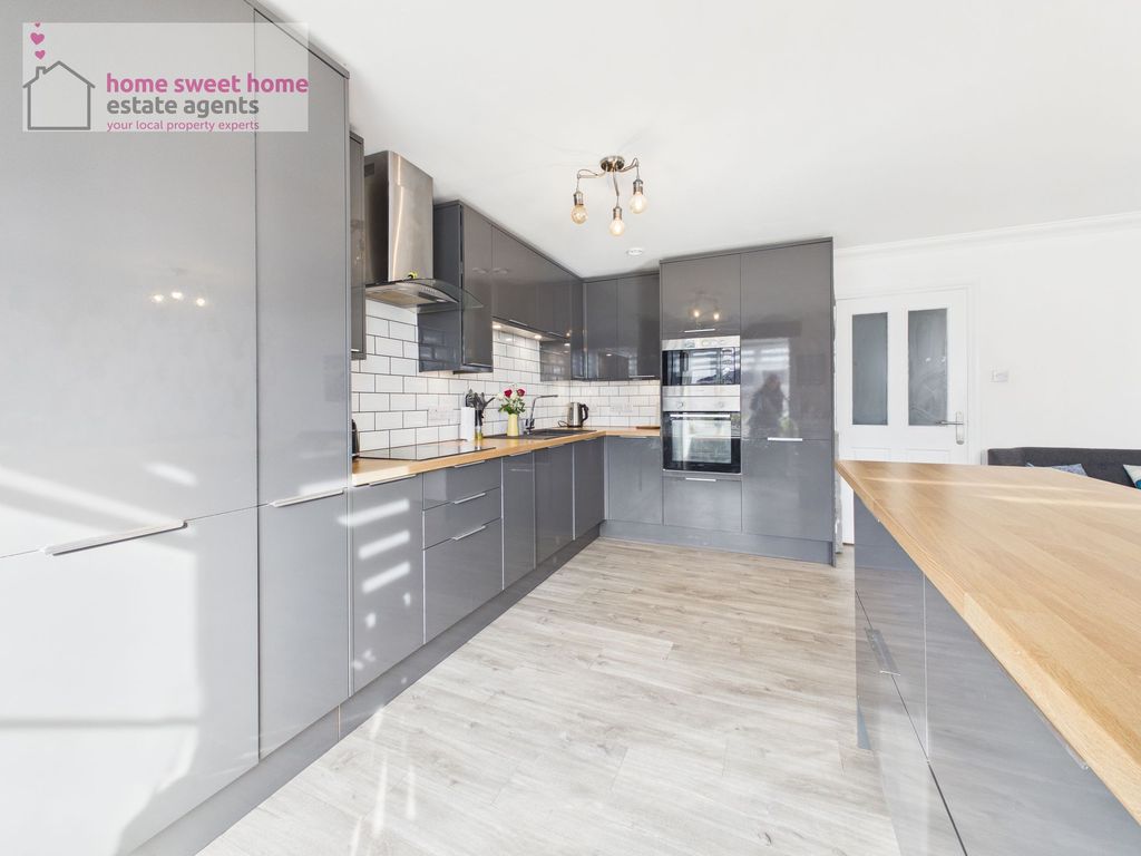 Property photo 2 of 40