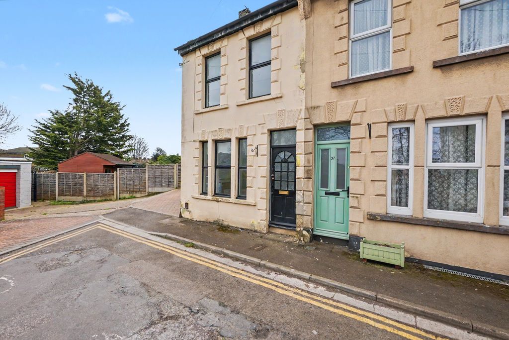 Property photo 1 of 12 Photo 12