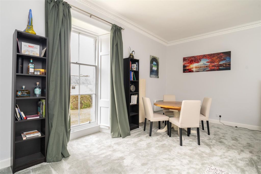 Property photo 3 of 30 3 Broomlands House-08.Jpg