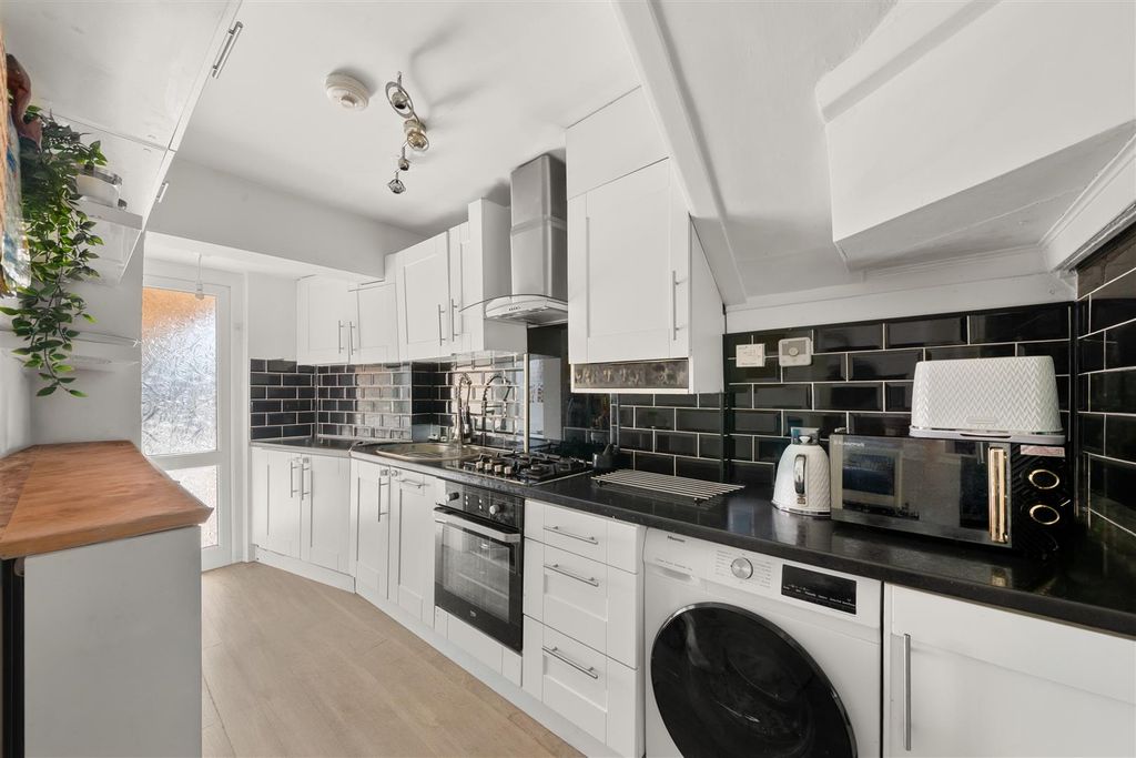 Property photo 3 of 16 2