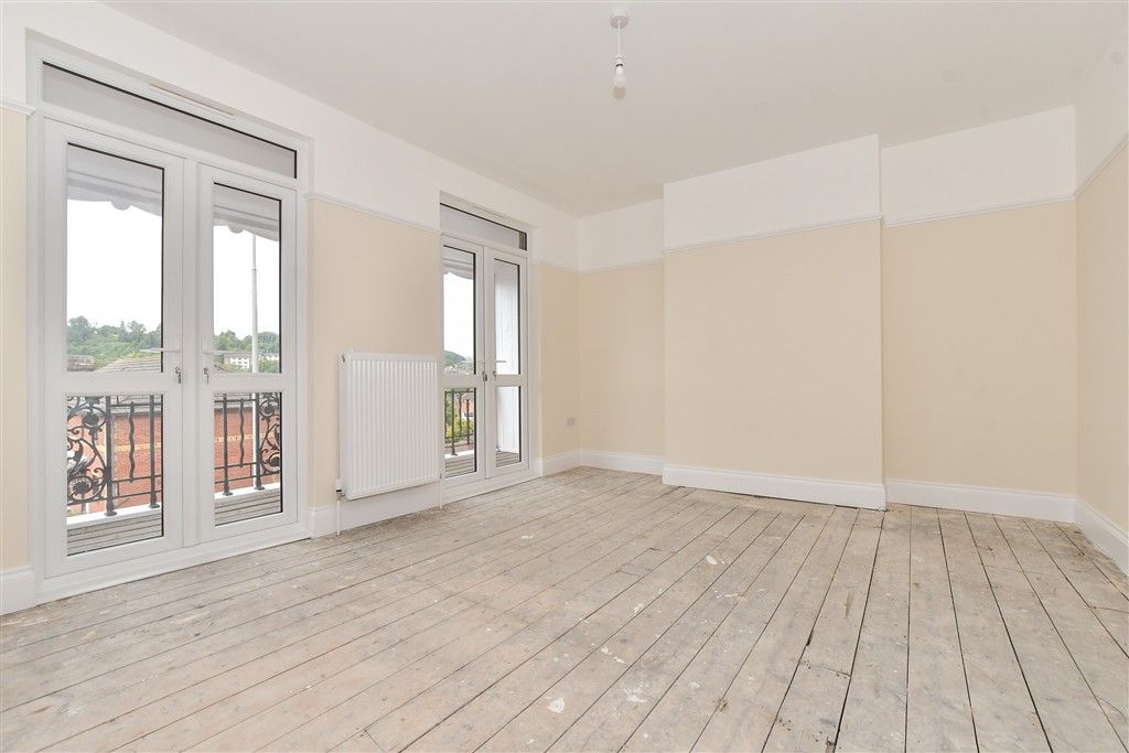 Property photo 2 of 13 Bedroom 1