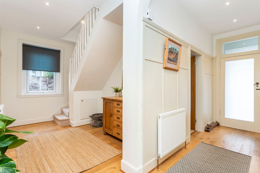 Property photo 3 of 26