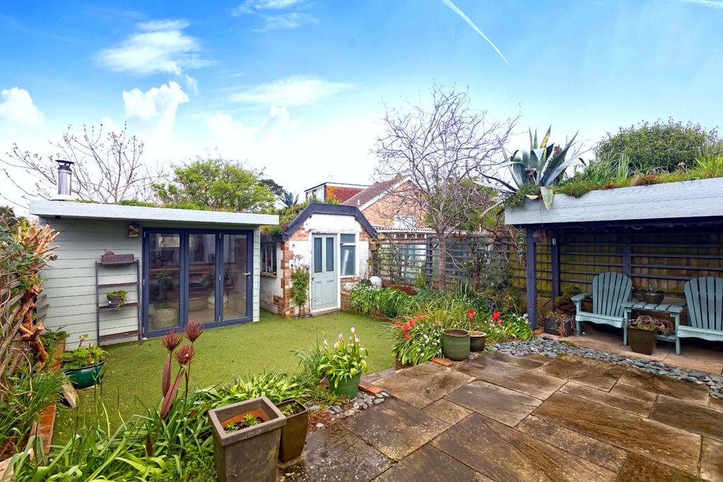 Property photo 3 of 24