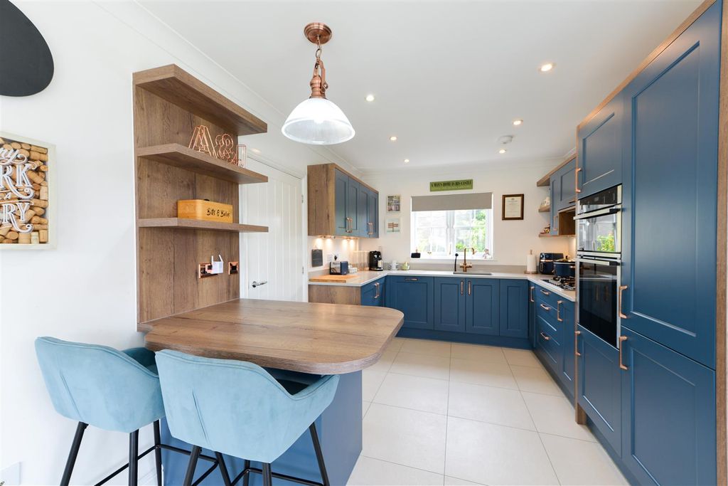 Property photo 3 of 29 Braeburn Drive, Hoo20.Jpg