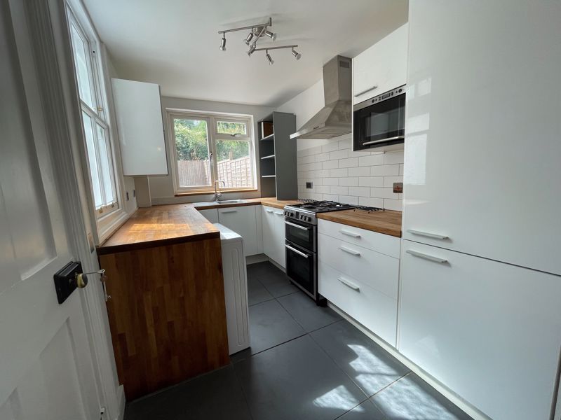 Property photo 3 of 8 Photo 8