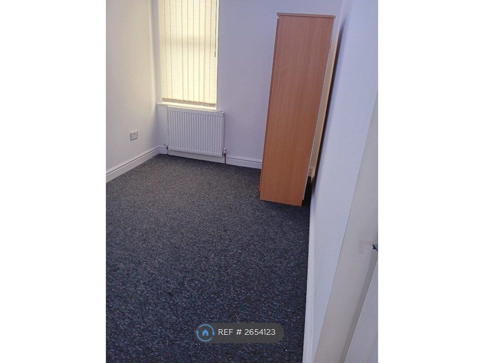 Property photo 2 of 5 Bedroom 2