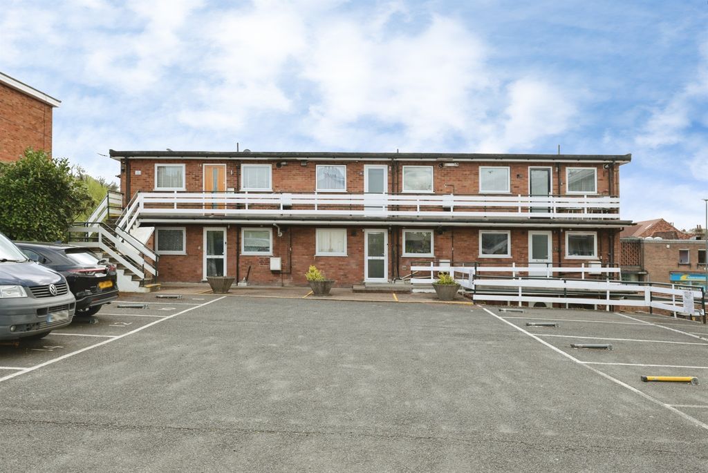 Property photo 2 of 16
