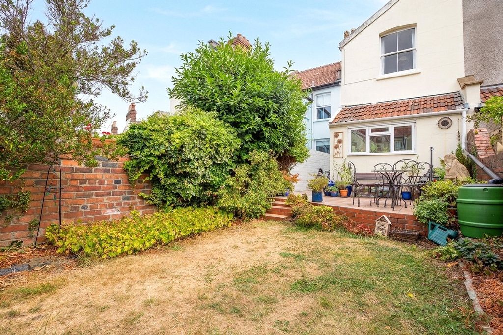 Property photo 2 of 20 Picture No. 29