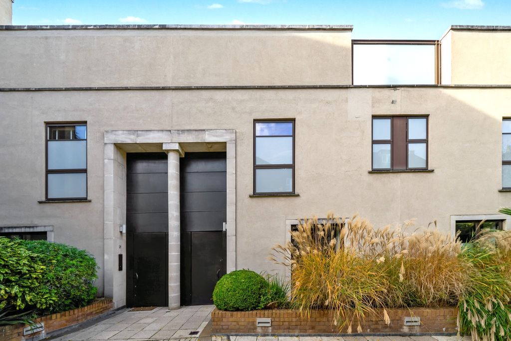 Property photo 2 of 26 3 Collection Place, 96 Boundary Road, St Johns Wood, London Nw8 0Rh