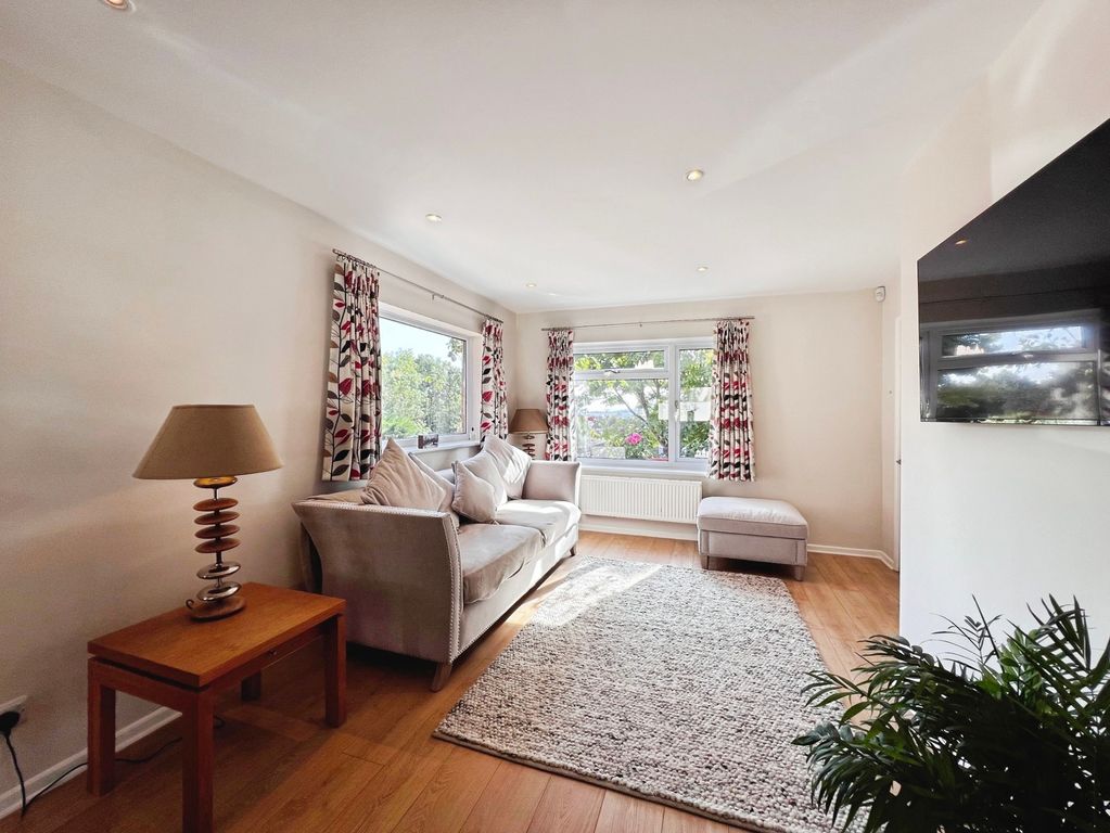 Property photo 3 of 20 Pbox-Img.Jpg