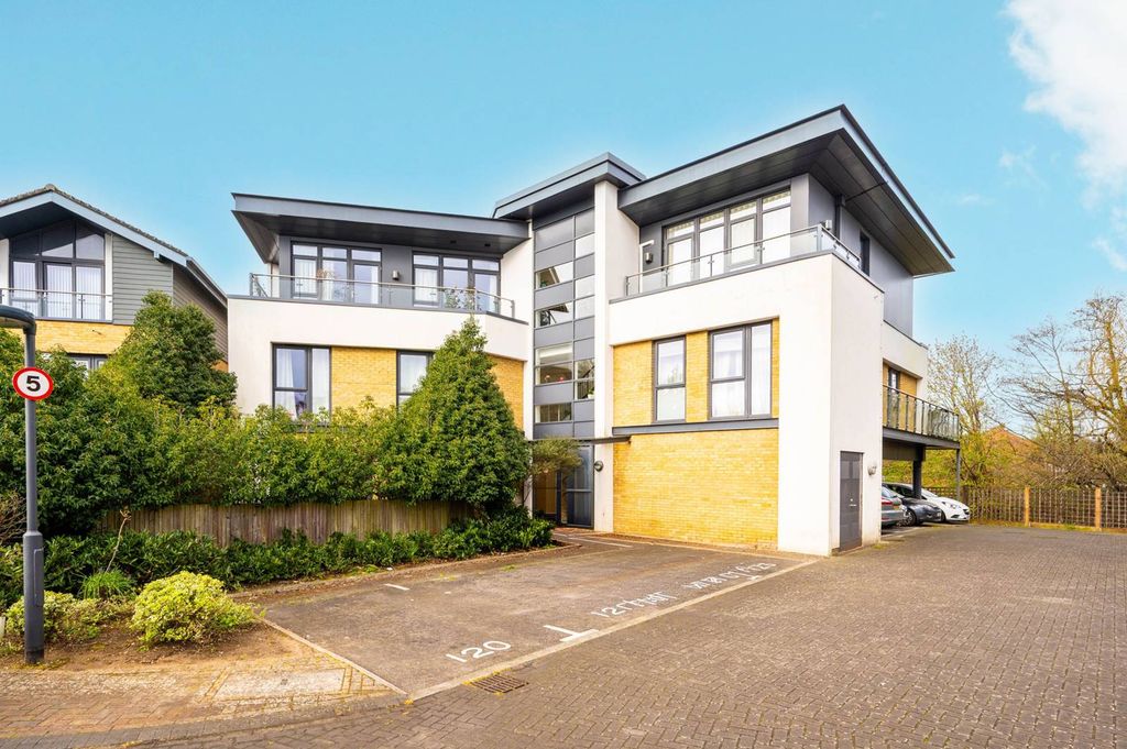 Property photo 2 of 12