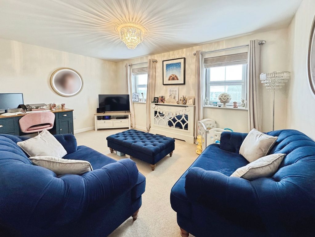 Property photo 2 of 9 Photo 11