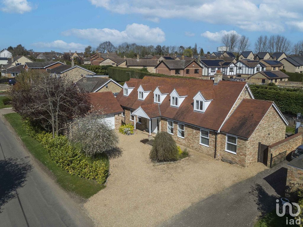 Property photo 1 of 36