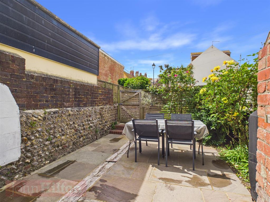 Property photo 3 of 14 Cam02534G0-Pr0692-Still016.Jpg