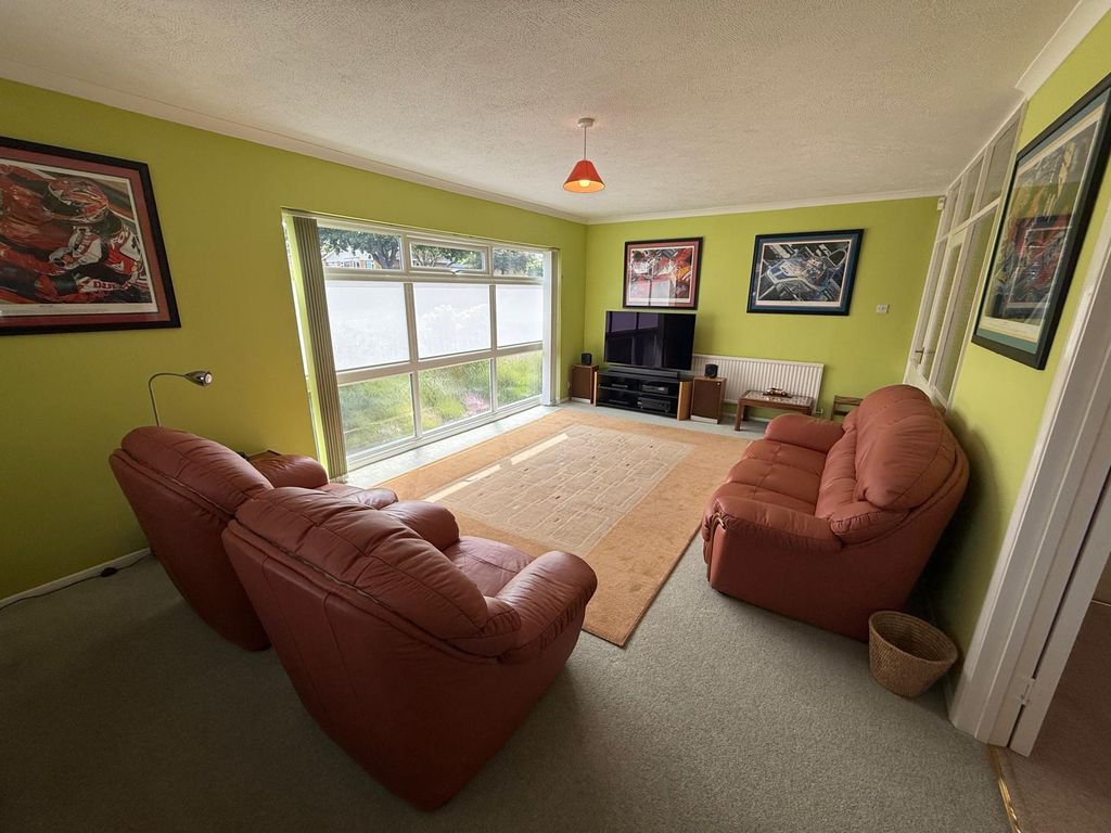 Property photo 2 of 22