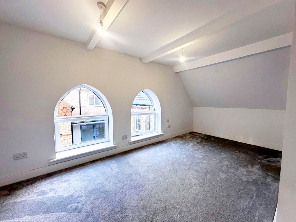 Property photo 2 of 5 Living Room