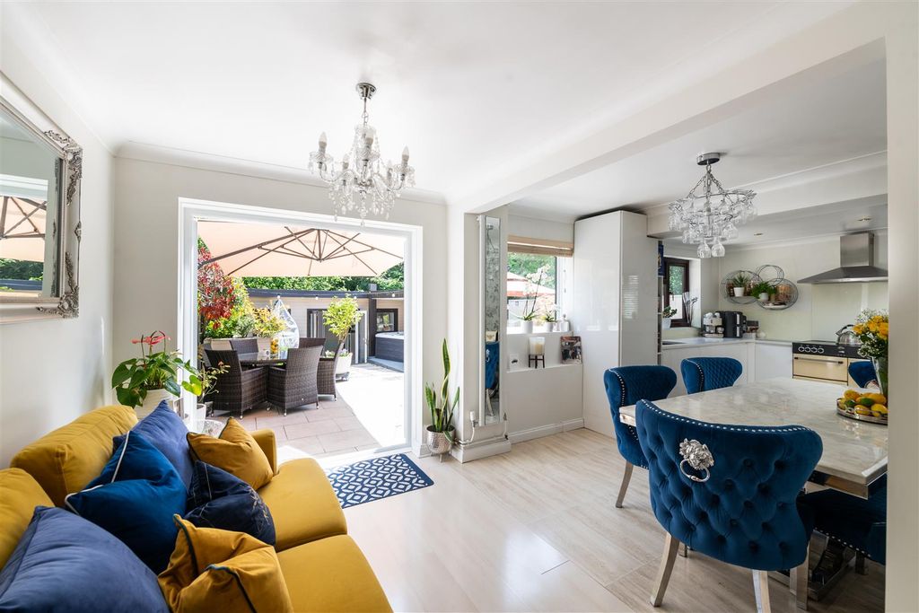 Property photo 3 of 17 9 Alfred Close Internals-16.Jpg