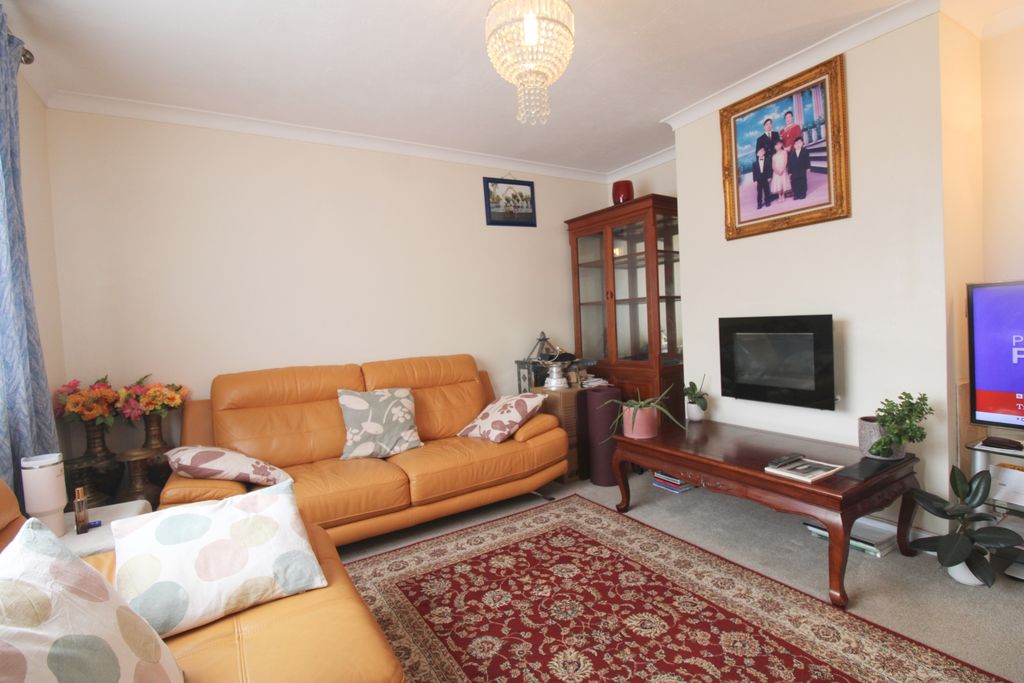 Property photo 2 of 9 Img_1997