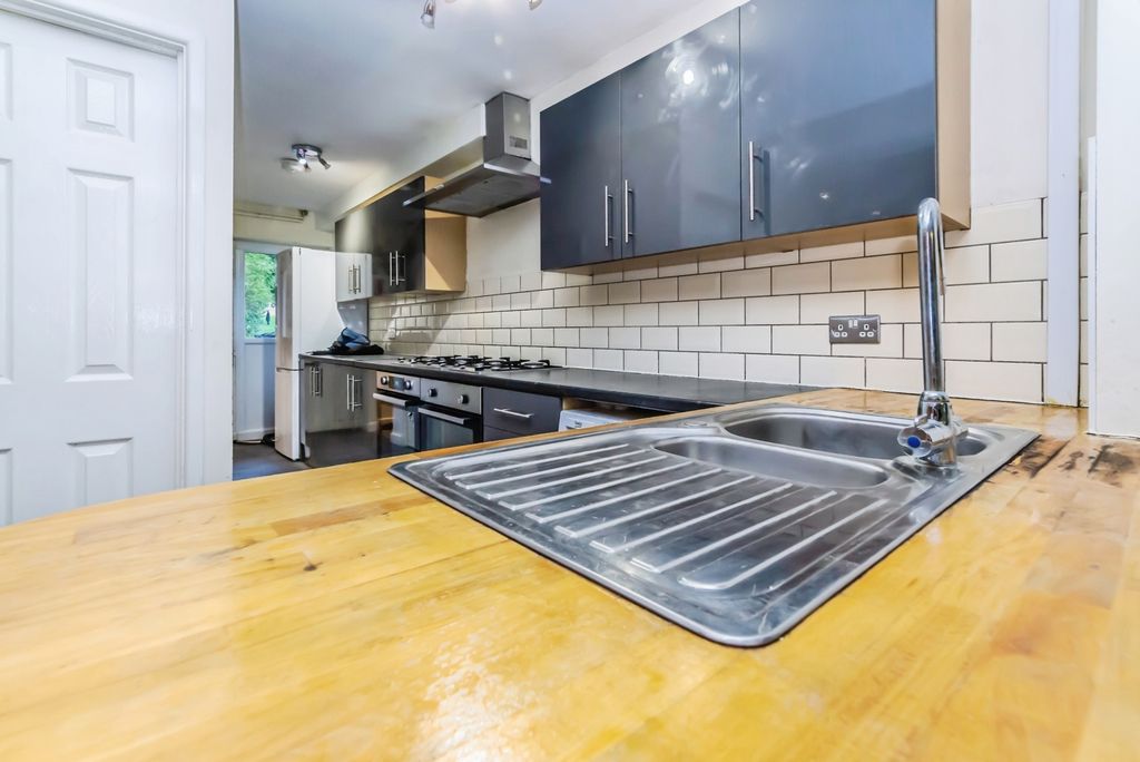 Property photo 2 of 16 Pbox-Img.Jpg