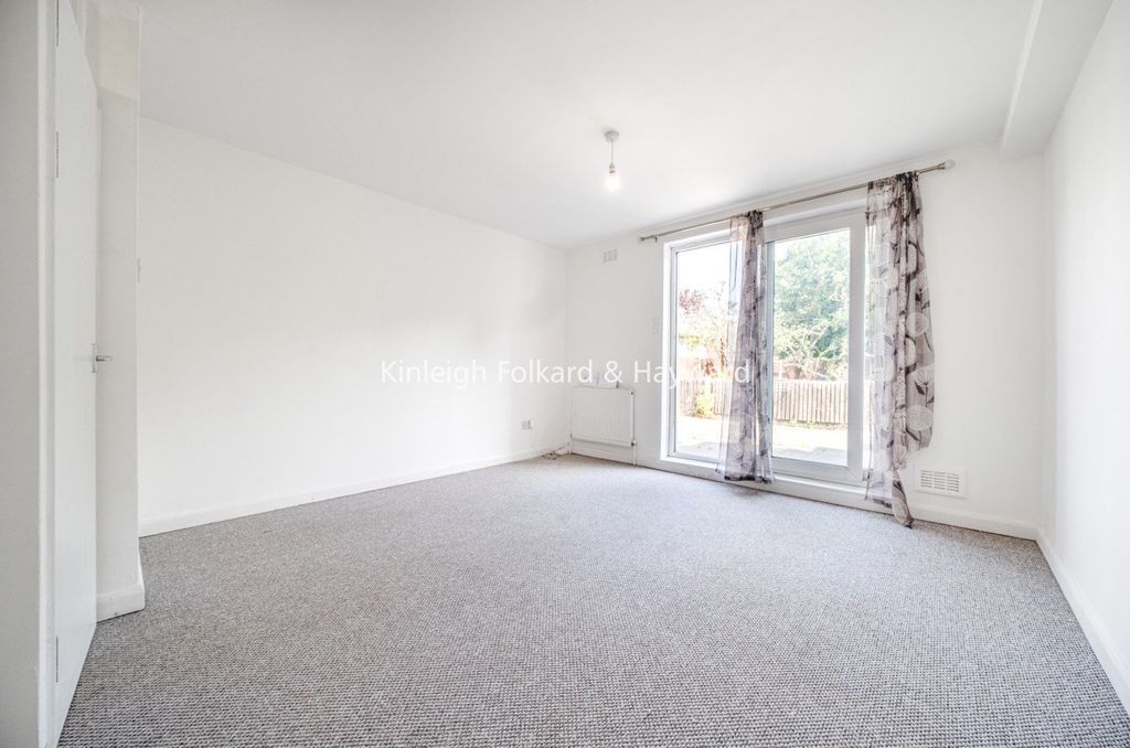 Property photo 2 of 11 Picture No. 13