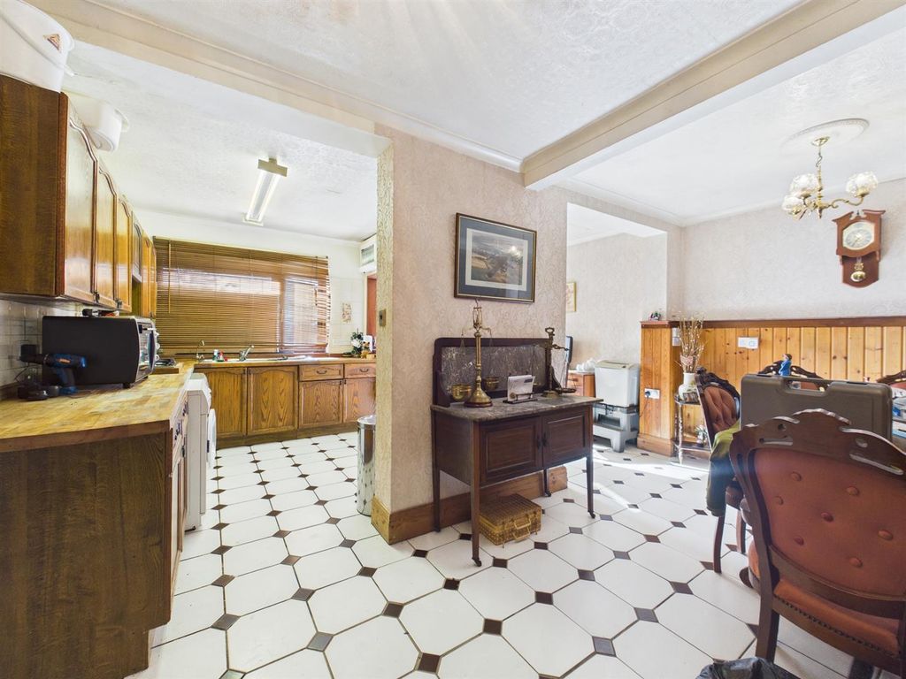 Property photo 3 of 11 Cam05080G0-Pr0291-Still007.Jpg