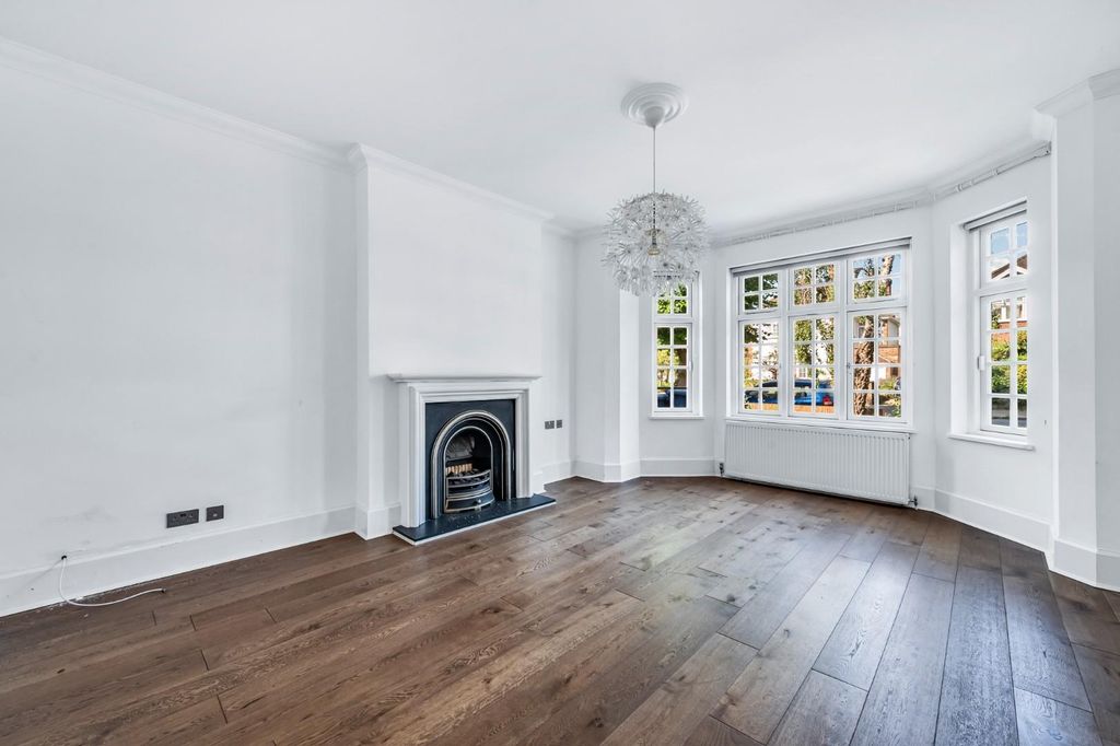 Property photo 2 of 10