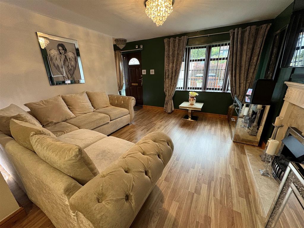 Property photo 2 of 21