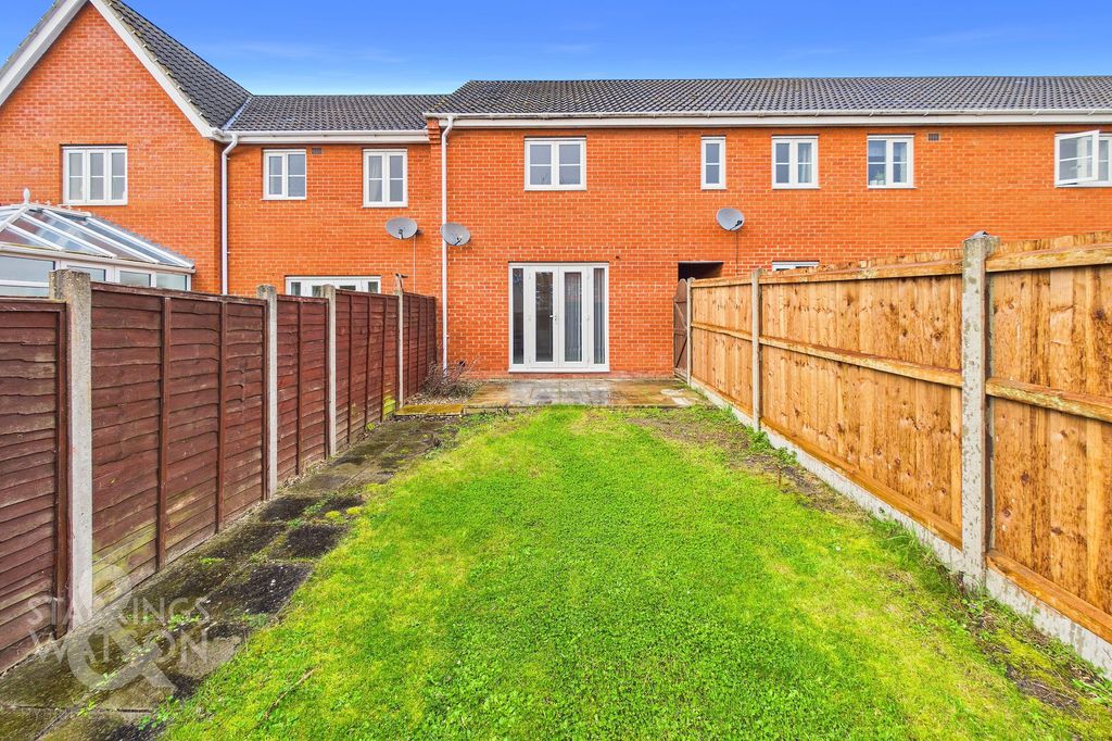 Property photo 2 of 18