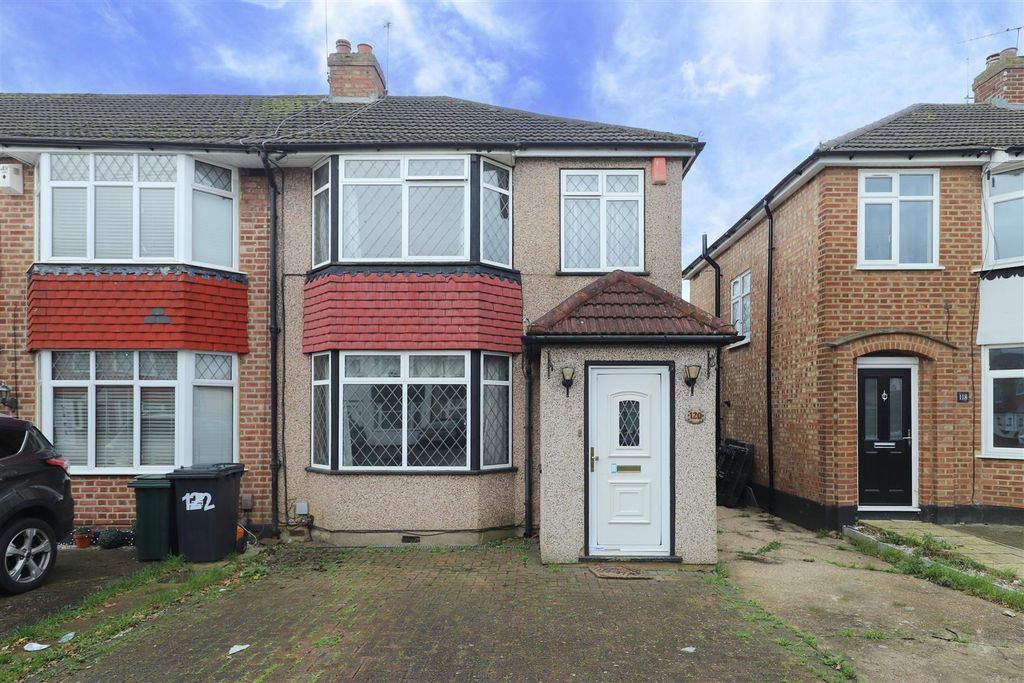 Property photo 1 of 11 Front