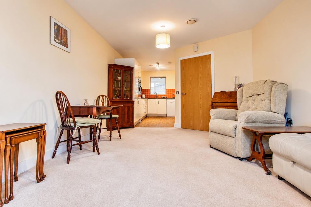 Property photo 2 of 25