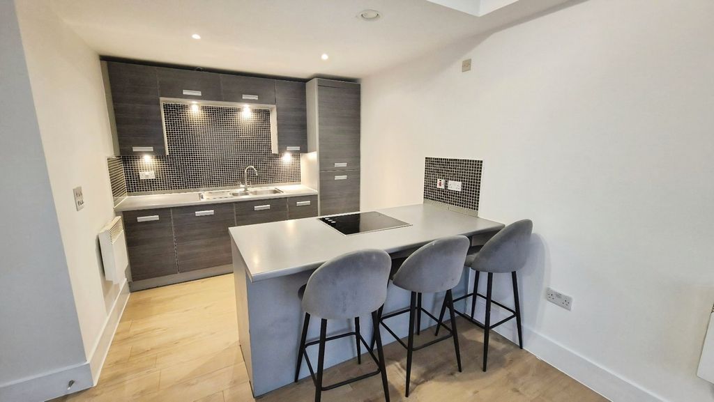 Property photo 3 of 16 Picture No. 10