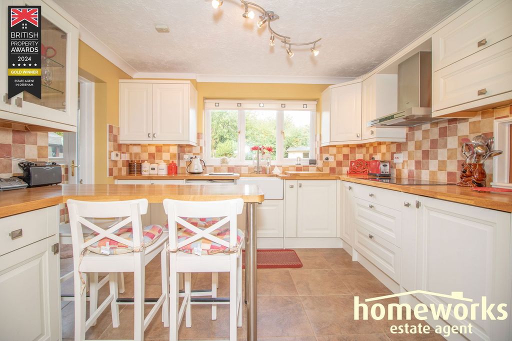 Property photo 3 of 23